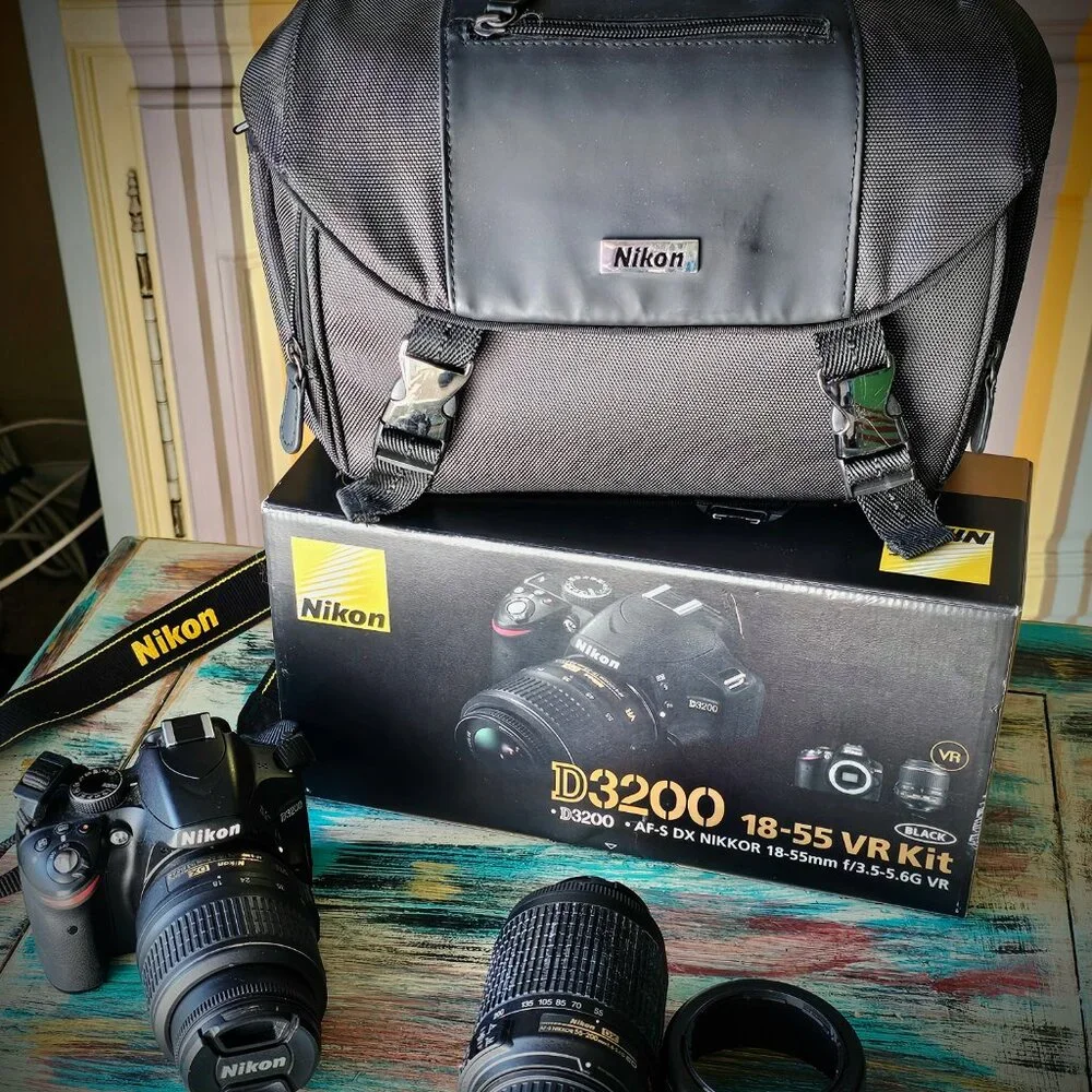 Nikon d3200 camera 18-55 VR kit